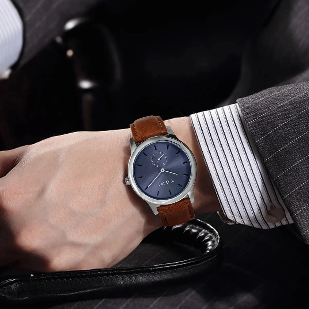 TOMI Fashion Men's Two Pin Half Belt Watch Casual and Minimalist Men's Quartz Watch