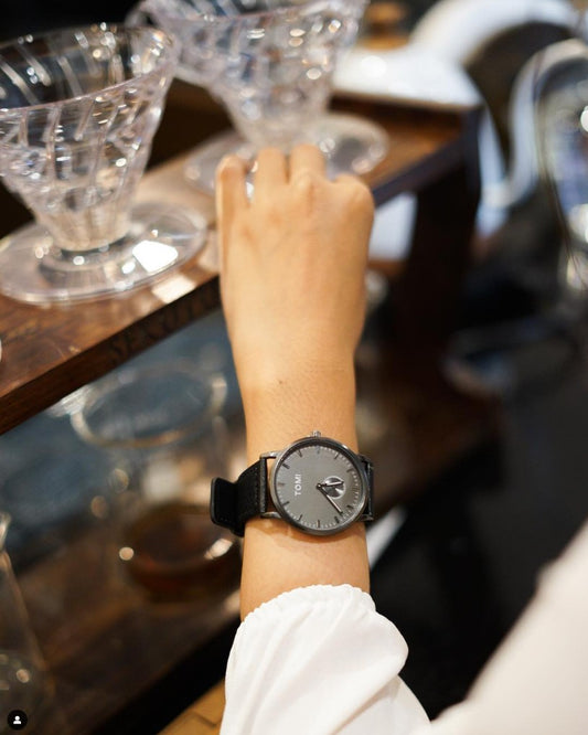 TOMI Round Minimalist Women's and Men Watch Business Luxury Fashion Gift