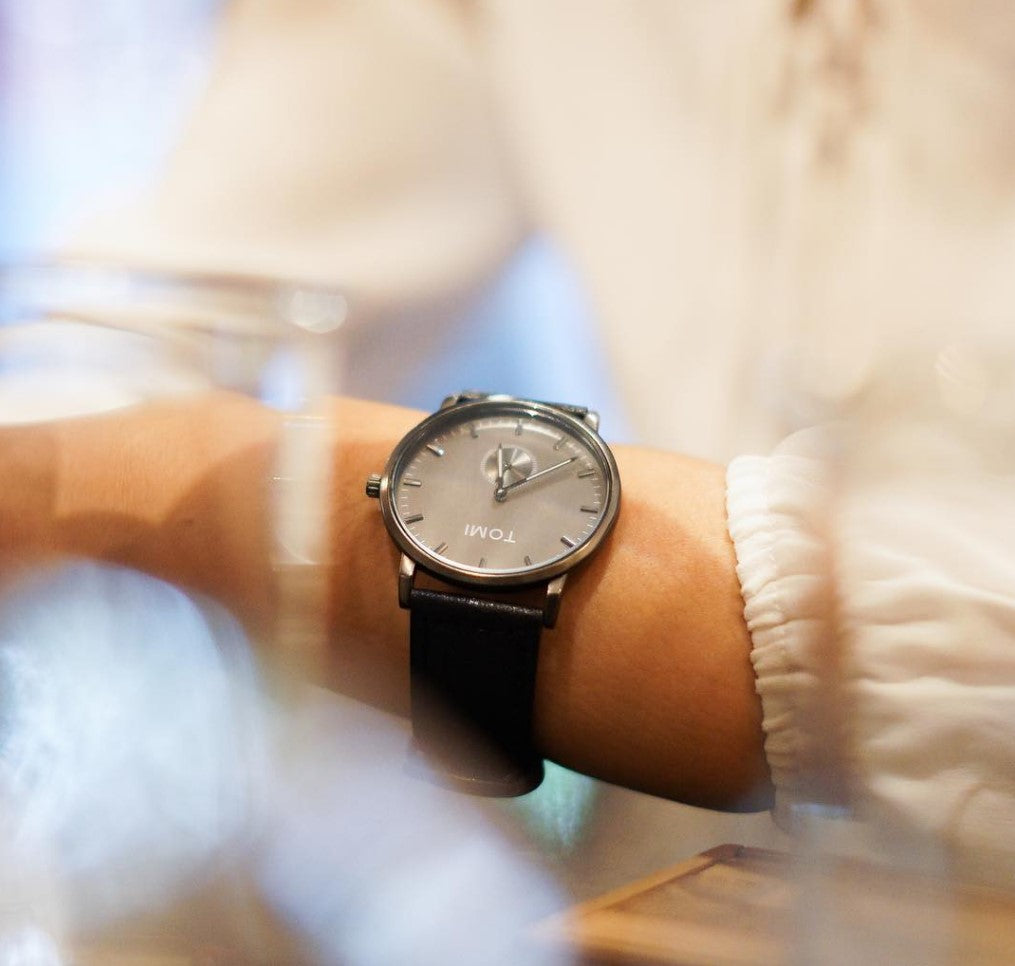 TOMI Round Minimalist Women's and Men Watch Business Luxury Fashion Gift